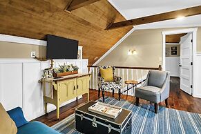 The Alexander at Creek Road