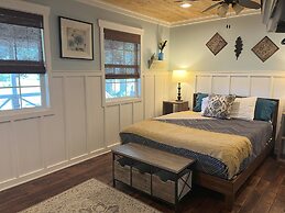 The Alexander at Creek Road