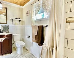 The Alexander at Creek Road