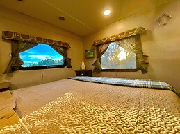 The Alexander at Creek Road