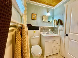 The Alexander at Creek Road