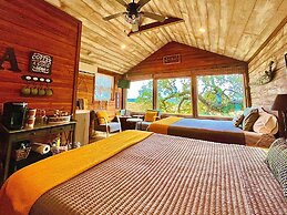 The Alexander at Creek Road