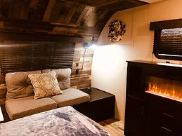 The Alexander at Creek Road