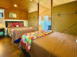 The Alexander at Creek Road