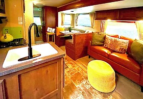 The Alexander at Creek Road