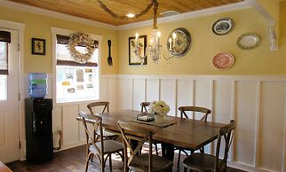 The Alexander at Creek Road