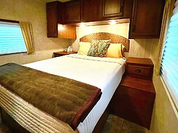 The Alexander at Creek Road