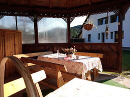 Pensiunea Poiana Cristian