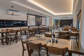 Peppery Hills Hotel