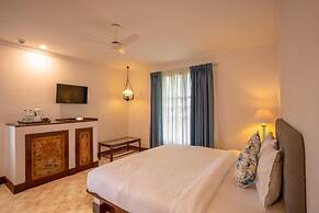 Coconut Grove Beach Resort