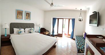 Coconut Grove Beach Resort