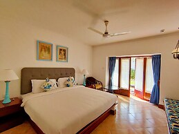 Coconut Grove Beach Resort