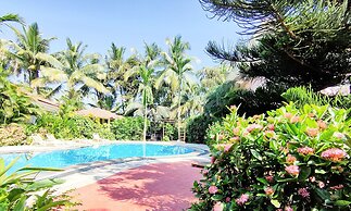 Coconut Grove Beach Resort