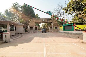 Treebo Premium Mowgli's Den, Pench