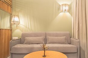 Eco Green Residences & Suites