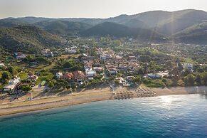 Eco Green Residences & Suites