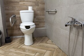 Privilege Flat Renovated Upscale Studio