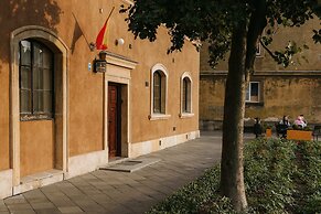 Old Town Market Place Penthouse