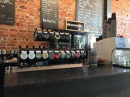 Tuatara Lodge - Hostel