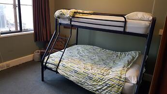 Tuatara Lodge - Hostel