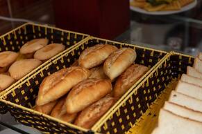 Airport Hotel Hanoi Convenient & Friendly