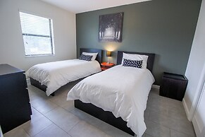Vacation Home With A Stunning View - 870 3 Bedroom Home by RedAwning