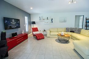 Vacation Home With A Stunning View - 870 3 Bedroom Home by RedAwning