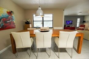 Vacation Home With A Stunning View - 870 3 Bedroom Home by RedAwning