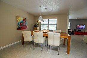 Vacation Home With A Stunning View - 870 3 Bedroom Home by RedAwning