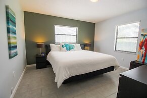 Vacation Home With A Stunning View - 870 3 Bedroom Home by RedAwning