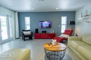 Vacation Home With A Stunning View - 870 3 Bedroom Home by RedAwning