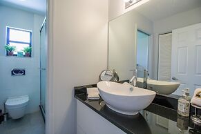 Vacation Home With A Stunning View - 870 3 Bedroom Home by RedAwning