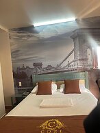 Cozi Hotel