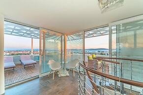 Sunset Penthouse Apartment with Hot Tub
