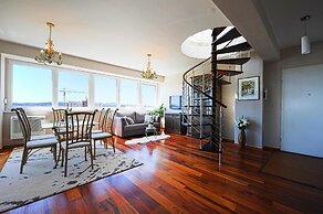 Sunset Penthouse Apartment with Hot Tub