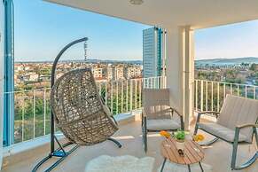 Sunset Penthouse Apartment with Hot Tub
