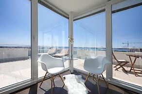 Sunset Penthouse Apartment with Hot Tub