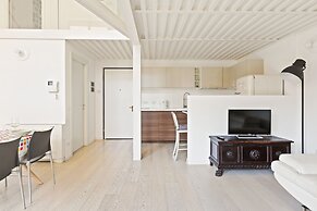 Elegant Loft with balcony