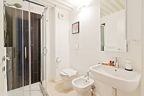 Elegant Loft with balcony