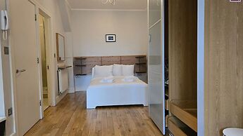 Westciti Chatsworth Road Apartments