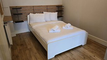 Westciti Chatsworth Road Apartments