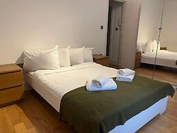 Westciti Chatsworth Road Apartments