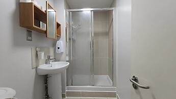 Westciti Chatsworth Road Apartments