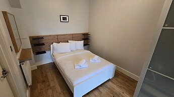 Westciti Chatsworth Road Apartments