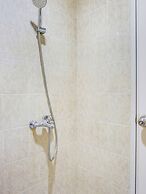 SPOT ON 2214 Wisma Jampea