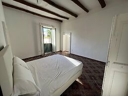 Carafa's Central Apartments