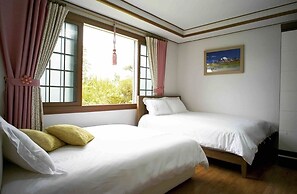 Casa Linda Pension-Acommodation