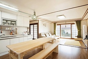 Casa Linda Pension-Acommodation