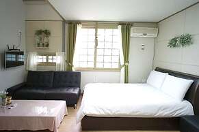 Casa Linda Pension-Acommodation