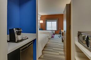 Holiday Inn Express & Suites Nashville Metrocenter Downtown by IHG